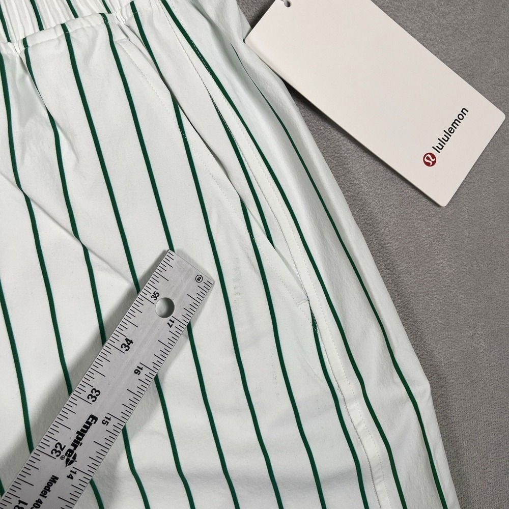 NWT Lululemon Womens Small Stretch Woven Ruffle-Waist High-Rise Short 9 Striped - Picture 7 of 8